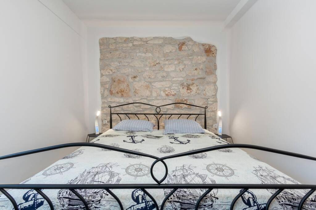 Predivan Novouredeni Apartman U Blizini Mora Banjole Εξωτερικό φωτογραφία