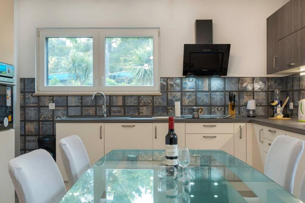 Predivan Novouredeni Apartman U Blizini Mora Banjole Εξωτερικό φωτογραφία