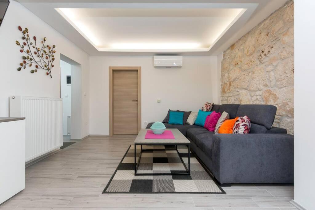 Predivan Novouredeni Apartman U Blizini Mora Banjole Εξωτερικό φωτογραφία